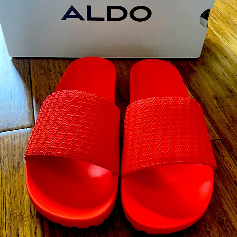 Aldo men’s flip flops. Size 11.New with box.